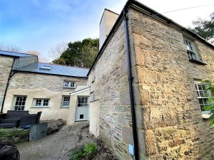 062 Lime Pointing Stone Cornwall