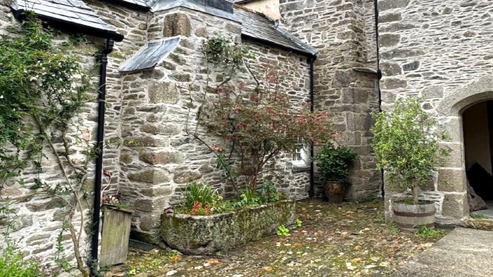 Grade II* Listed Building Gutttering and Downpipes