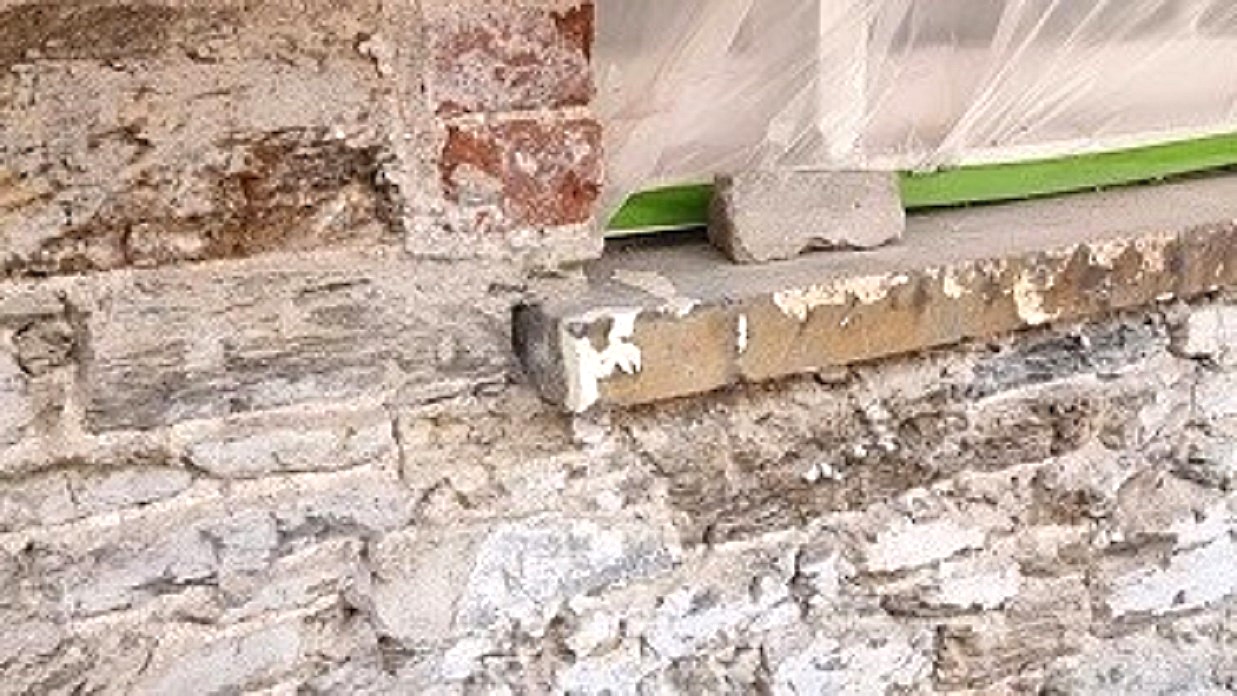 Lime Rendering and Lime Pointing Cob Cottage Cornwall