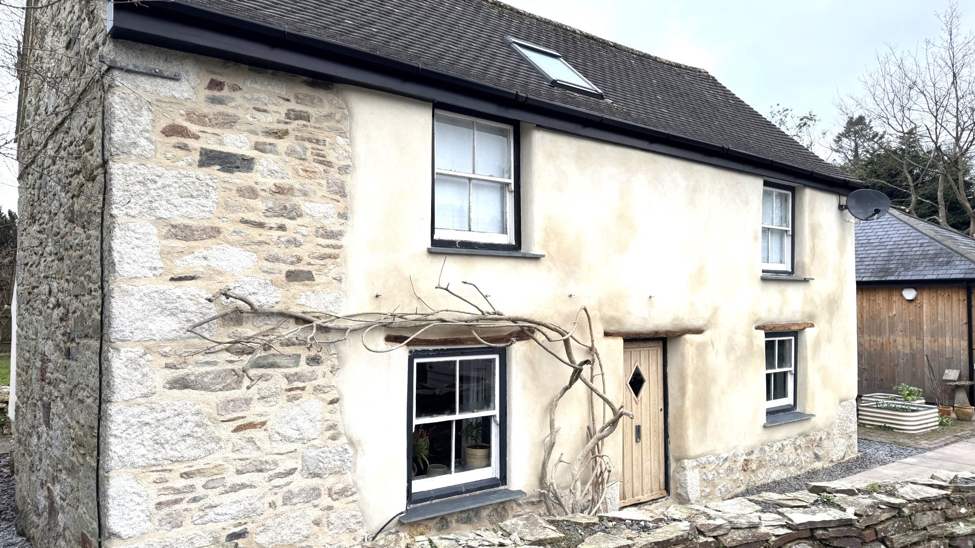 Lime Rendering, Lime Pointing and Mineral Paint St Austell